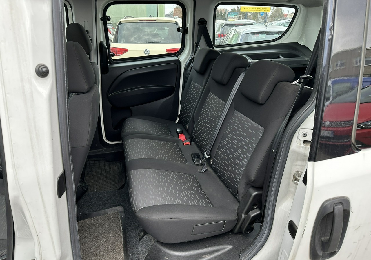 汽车 Opel Combo III 2.0CDTI Maxi Panorama Klima Kamera Webasto 2016：图14
