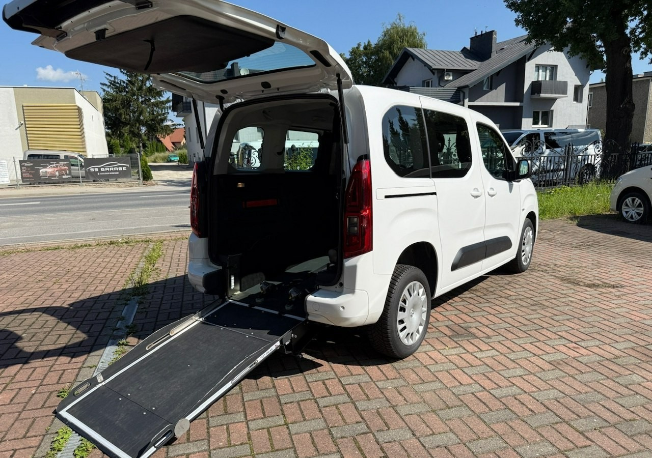 Opel Combo IV Opel Combo Life Niepełnosprawnych inwalida Rampa 32105 km Model 2022 - 汽车:图1 Opel Combo IV Opel Combo Life Niepełnosprawnych inwalida Rampa 32105 km Model 2022 - 汽车:图1