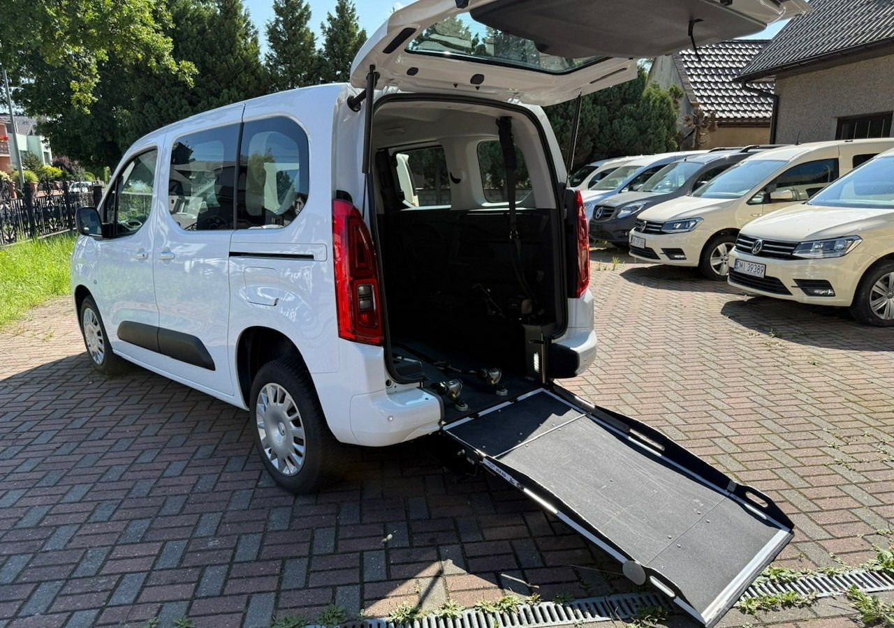 Opel Combo IV Opel Combo Life Niepełnosprawnych inwalida Rampa 32105 km Model 2022 - 汽车:图3 Opel Combo IV Opel Combo Life Niepełnosprawnych inwalida Rampa 32105 km Model 2022 - 汽车:图3