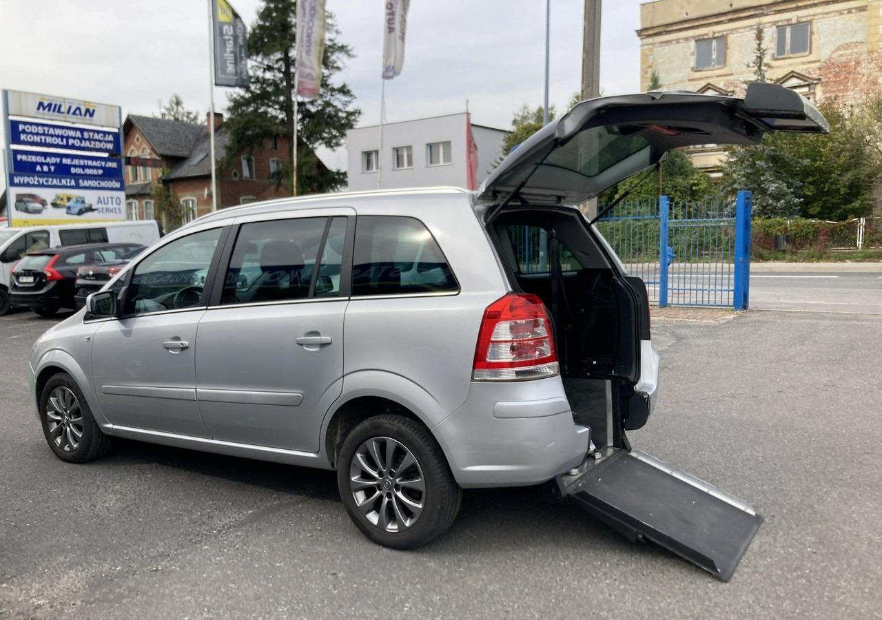 Opel Zafira B Opel Zafira do przewozu Niepełnosprawnych inwalida rampa - 汽车:图1 Opel Zafira B Opel Zafira do przewozu Niepełnosprawnych inwalida rampa - 汽车:图1