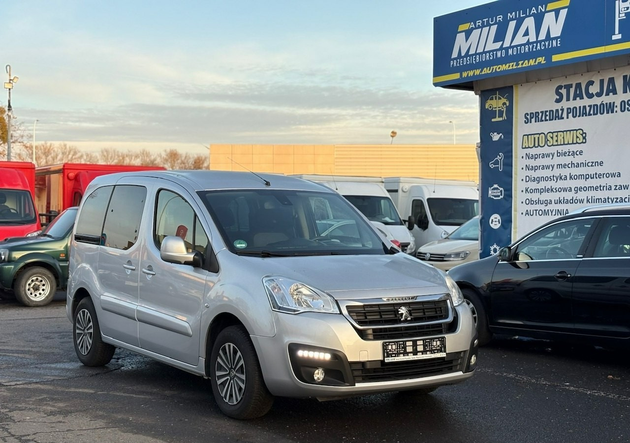 Peugeot Partner II Partner Tepee 1.6 HDI 120KM Family Klimatronik 2xDrzwi 2016 - 旅行车:图1 Peugeot Partner II Partner Tepee 1.6 HDI 120KM Family Klimatronik 2xDrzwi 2016 - 旅行车:图1