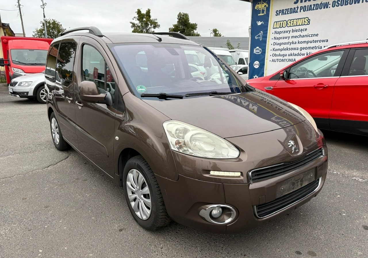 Peugeot Partner II Peugeot Partner Tepee 100 Family Model 2013 - 旅行车:图1 Peugeot Partner II Peugeot Partner Tepee 100 Family Model 2013 - 旅行车:图1