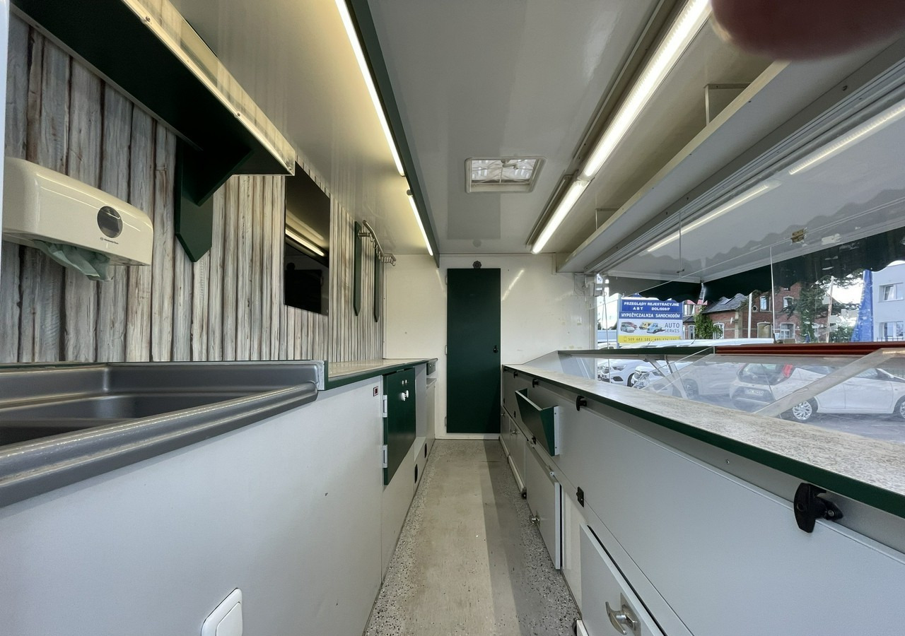 Renault Master Autosklep Gastronomiczny Food Truck Foodtruck sklep W-zasil 2015 - 自动售货卡车:图2 Renault Master Autosklep Gastronomiczny Food Truck Foodtruck sklep W-zasil 2015 - 自动售货卡车:图2