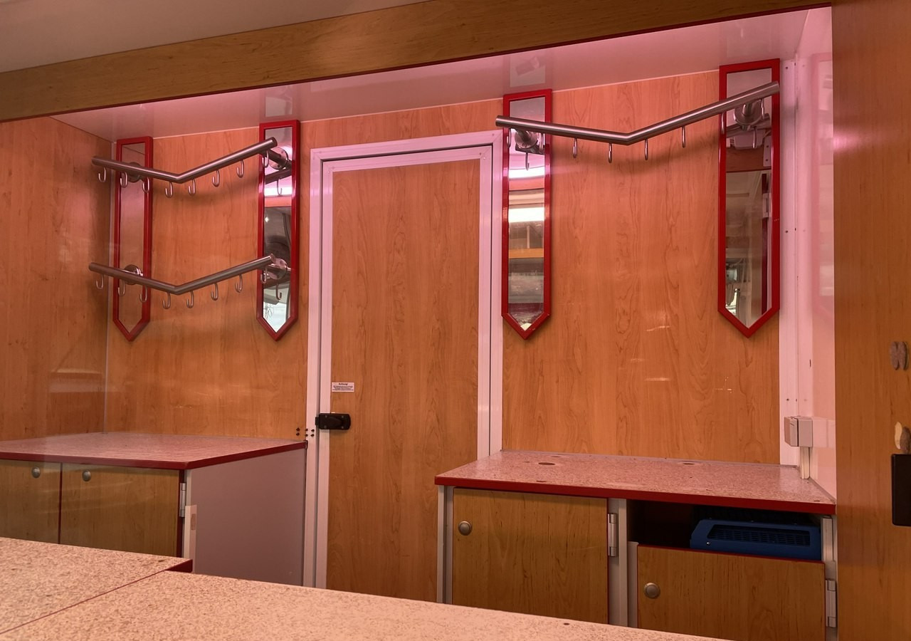 Renault Master Autosklep Wędli Gastronomiczny Food Truck Foodtruck sklep W-zasil 20 - 自动售货卡车:图4 Renault Master Autosklep Wędli Gastronomiczny Food Truck Foodtruck sklep W-zasil 20 - 自动售货卡车:图4