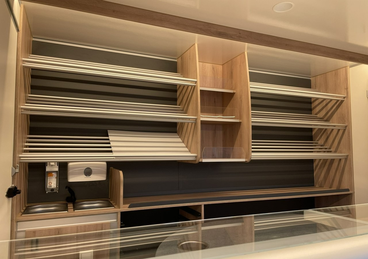 Renault Master Autosklep piec Sklep Gastronomiczny Food Truck Foodtruck bar Borco20 - 自动售货卡车:图5 Renault Master Autosklep piec Sklep Gastronomiczny Food Truck Foodtruck bar Borco20 - 自动售货卡车:图5