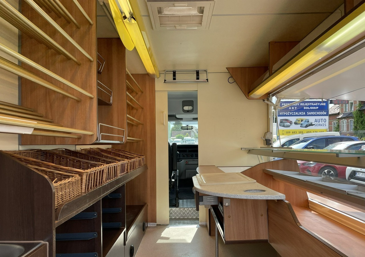 Renault Master Autosklep pieczywa Sklep Gastronomiczny Food Truck Foodtruck 2009 - 自动售货卡车:图3 Renault Master Autosklep pieczywa Sklep Gastronomiczny Food Truck Foodtruck 2009 - 自动售货卡车:图3