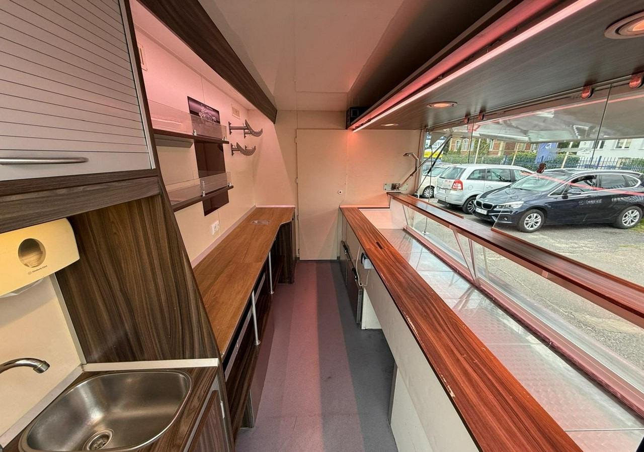 Renault Master Autosklep wędlin Gastronomiczny Food Truck Foodtruck Sklep Solar 20 - 自动售货卡车:图2 Renault Master Autosklep wędlin Gastronomiczny Food Truck Foodtruck Sklep Solar 20 - 自动售货卡车:图2