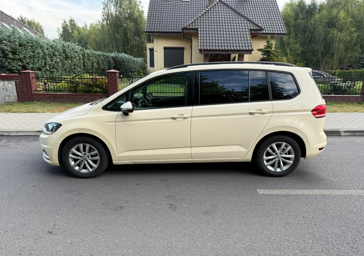 Volkswagen Touran III 2.0 TDI DSG 120 KM Automat 7osobowy Klima Skóra Full Serwis 2020 - 旅行车:图5 Volkswagen Touran III 2.0 TDI DSG 120 KM Automat 7osobowy Klima Skóra Full Serwis 2020 - 旅行车:图5