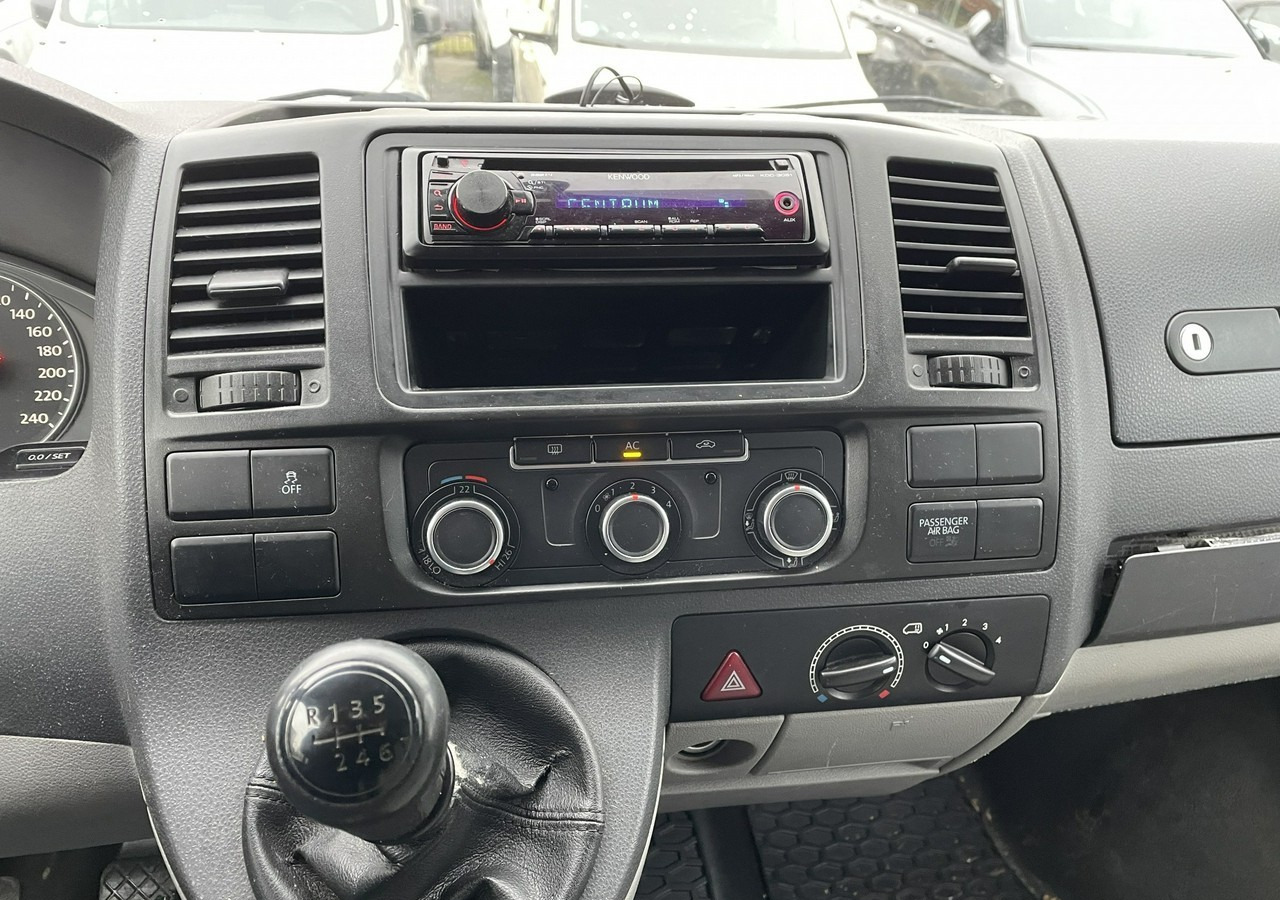 Volkswagen Transporter T5 Transporter T5 Lift 2.0 Tdi 9-osob Klima 2011 - 汽车:图5 Volkswagen Transporter T5 Transporter T5 Lift 2.0 Tdi 9-osob Klima 2011 - 汽车:图5