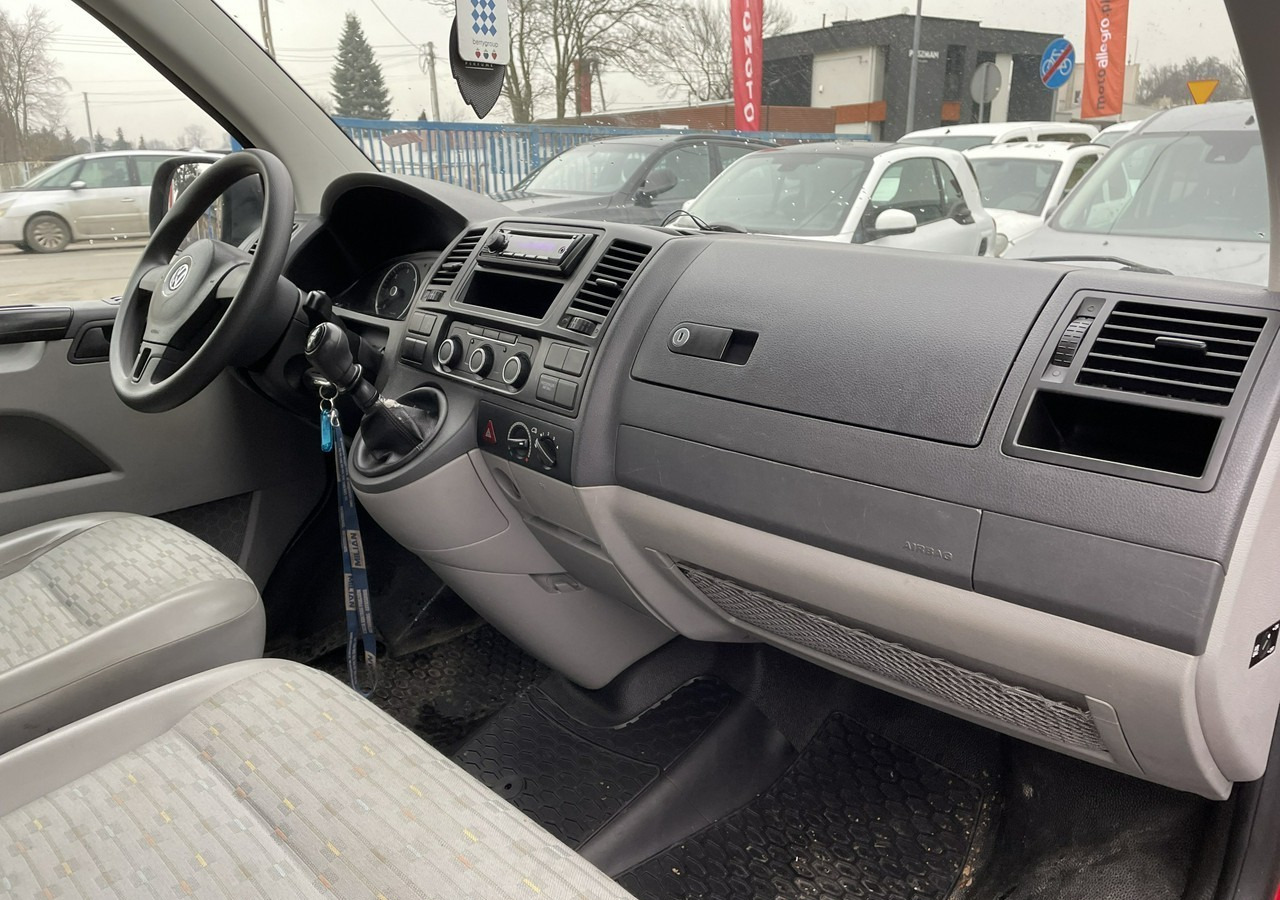 Volkswagen Transporter T5 Transporter T5 Lift 2.0 Tdi 9-osob Klima 2011 - 汽车:图4 Volkswagen Transporter T5 Transporter T5 Lift 2.0 Tdi 9-osob Klima 2011 - 汽车:图4