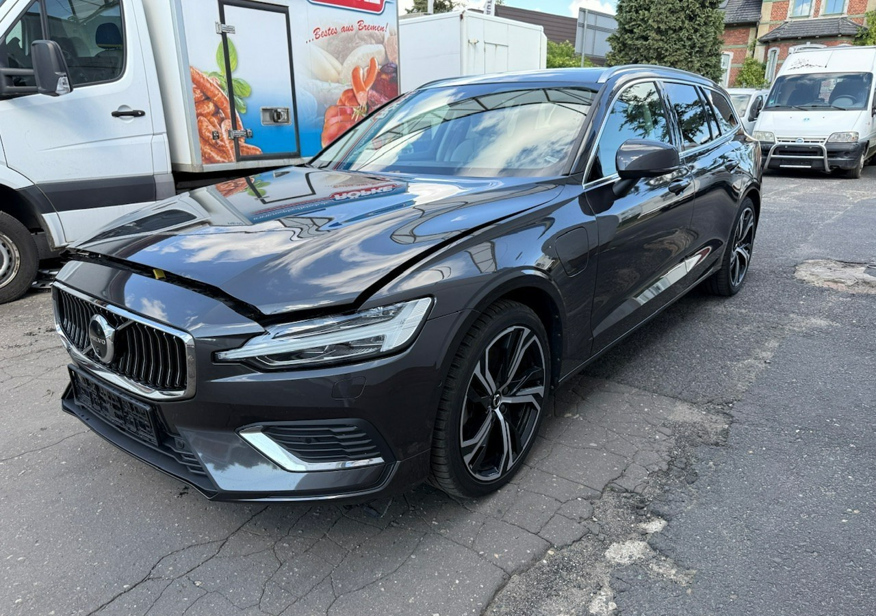 Volvo V60 II Volvo V60 2.0 T8 Plug-in Hybrid 455KM AWD Bogata Wersja Model 2024 - 汽车:图1 Volvo V60 II Volvo V60 2.0 T8 Plug-in Hybrid 455KM AWD Bogata Wersja Model 2024 - 汽车:图1