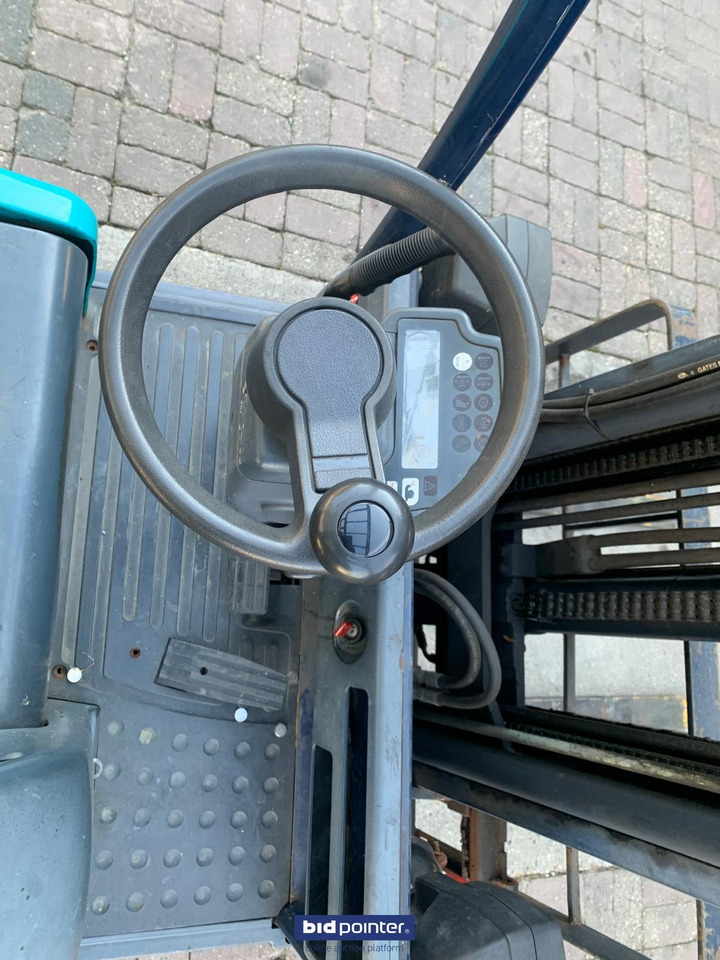 Heftruck elektrisch - 3 wiel - 1600kg! Freelift! Komatsu FB16 - 5.5 mtr. Sideshift! - 电动叉车:图3 Heftruck elektrisch - 3 wiel - 1600kg! Freelift! Komatsu FB16 - 5.5 mtr. Sideshift! - 电动叉车:图3