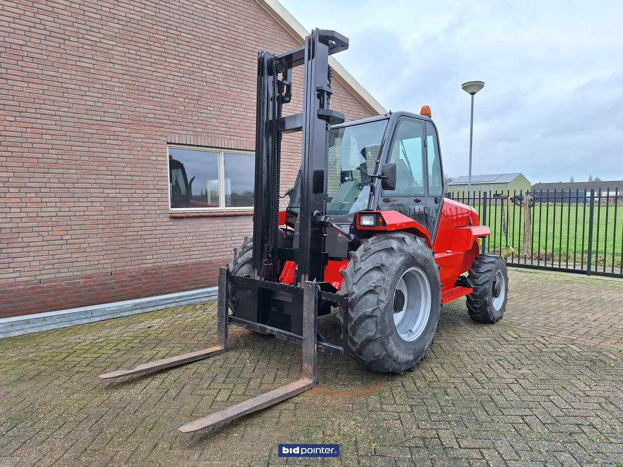 Manitou 30-4 4x4 - 柴油叉车:图1 Manitou 30-4 4x4 - 柴油叉车:图1