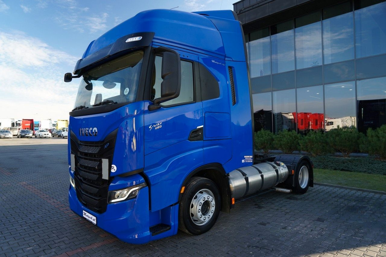 Iveco S-WAY / 460 / RETARDER / LNG / MEGA / LOW DECK - 牵引车:图3 Iveco S-WAY / 460 / RETARDER / LNG / MEGA / LOW DECK - 牵引车:图3