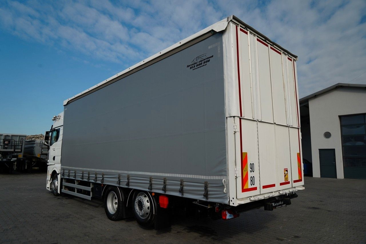 MAN TGX 26.470 / 6x2 / FIRANKA / SOLÓWKA / 6x2 / 12 - 侧帘卡车:图4 MAN TGX 26.470 / 6x2 / FIRANKA / SOLÓWKA / 6x2 / 12 - 侧帘卡车:图4
