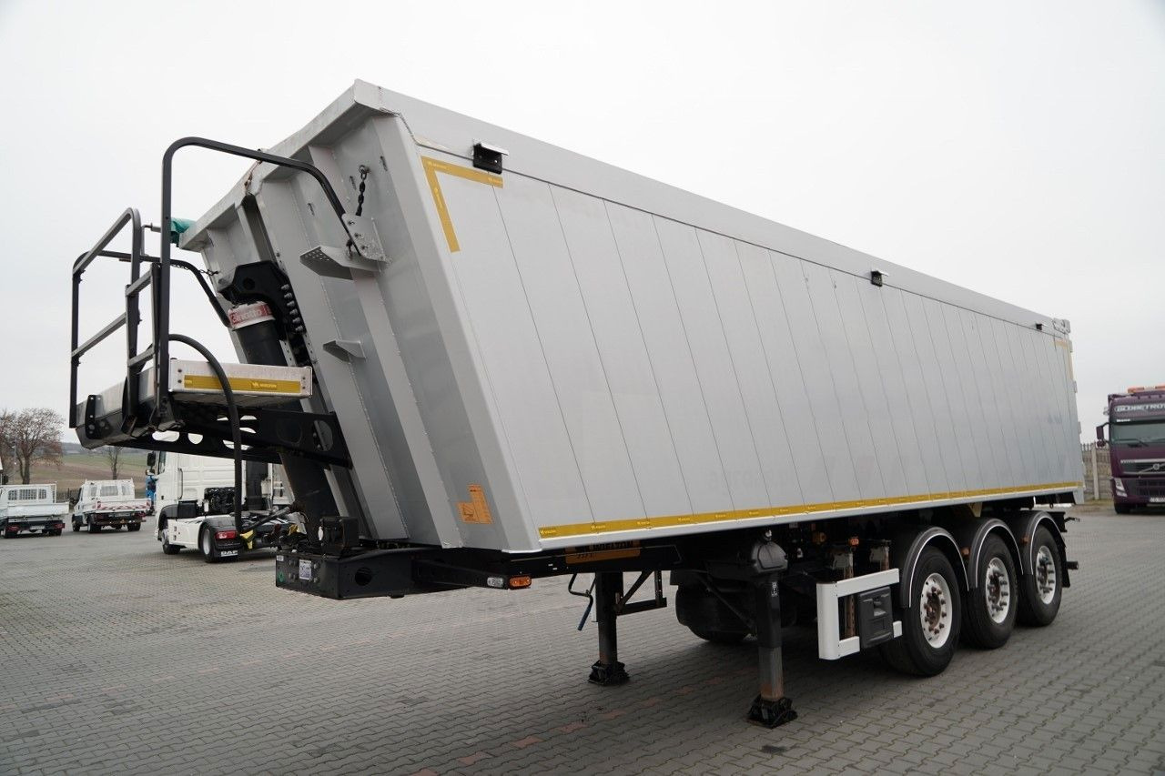 Wielton WYWROTKA / 41 M3 / ALUMINIOWA / 2x OŚ PODNOSZON - 翻斗半拖车:图2 Wielton WYWROTKA / 41 M3 / ALUMINIOWA / 2x OŚ PODNOSZON - 翻斗半拖车:图2