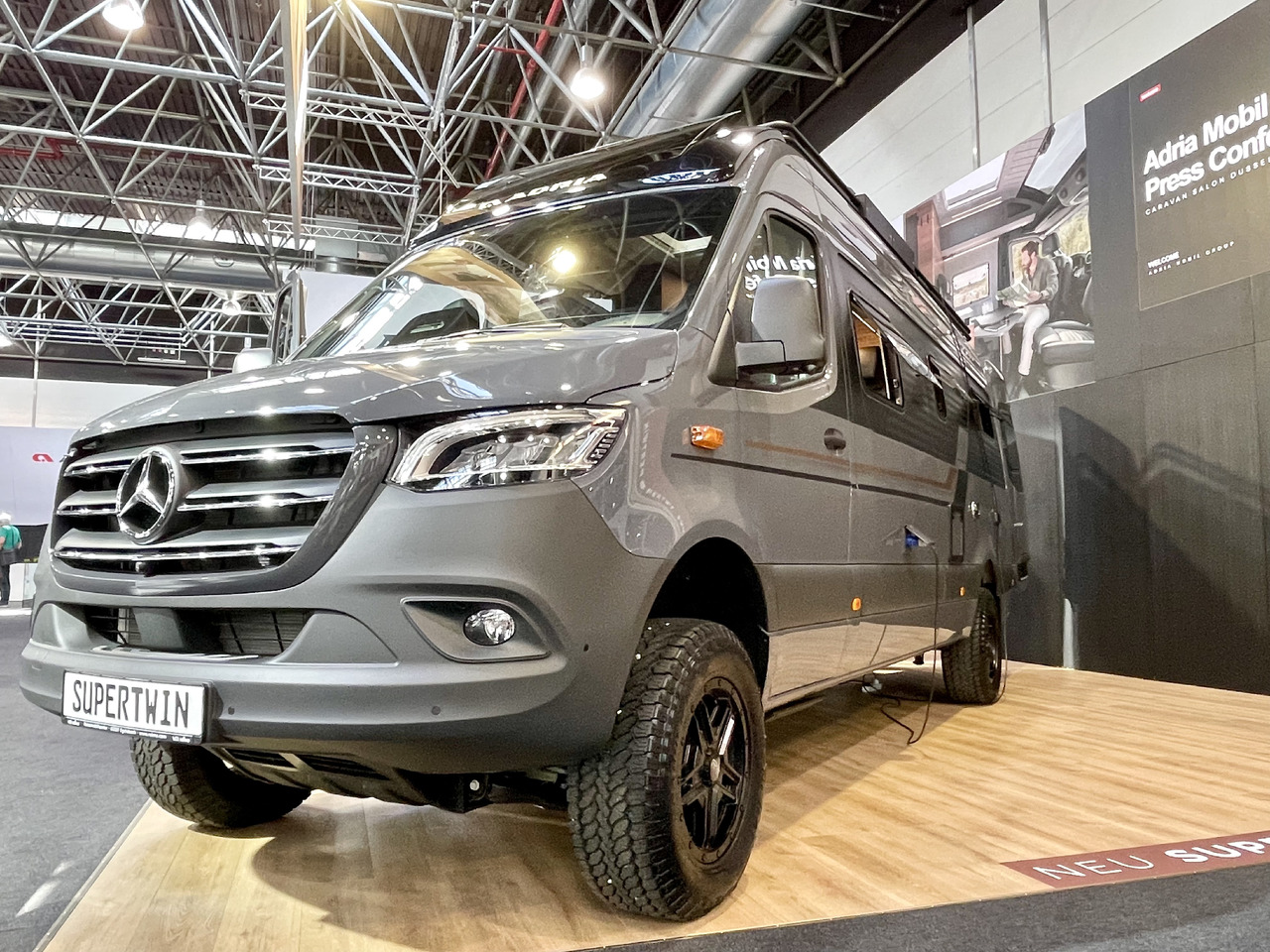 ADRIA Super Twin 700 SGX - 露营货车:图1 ADRIA Super Twin 700 SGX - 露营货车:图1