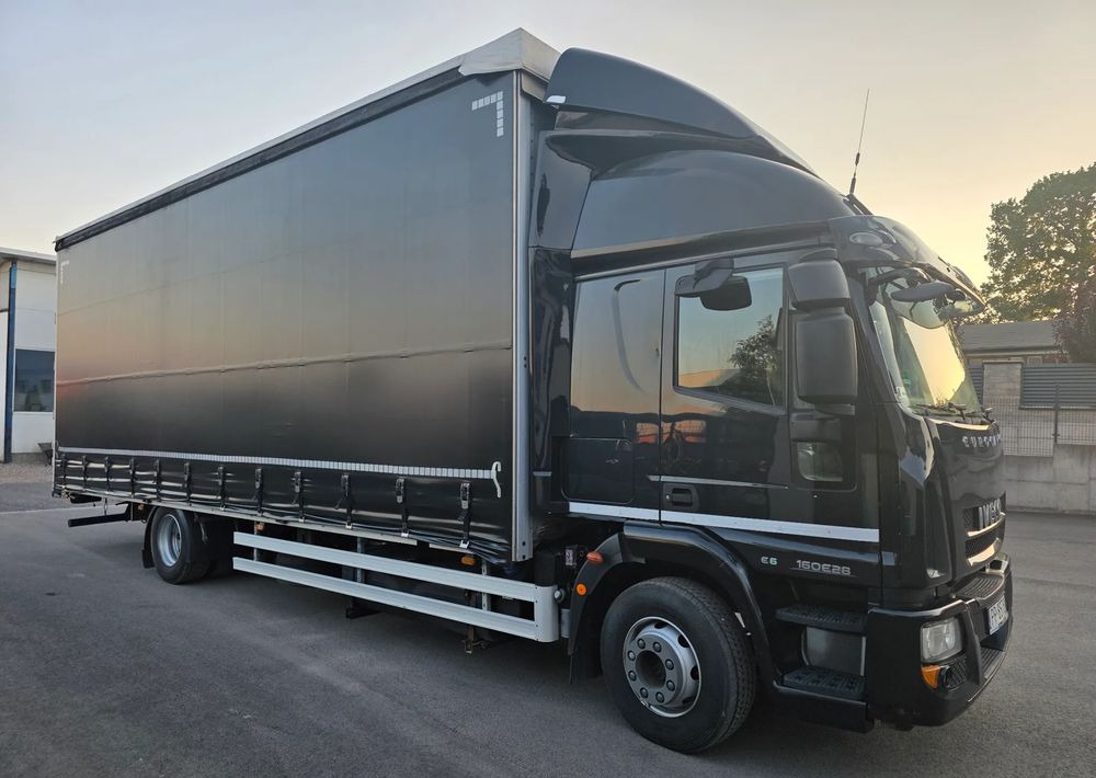 Iveco EUROCARGO 160E28 19 PAL. / FIRANKA / MANUAL / - 侧帘卡车:图2 Iveco EUROCARGO 160E28 19 PAL. / FIRANKA / MANUAL / - 侧帘卡车:图2