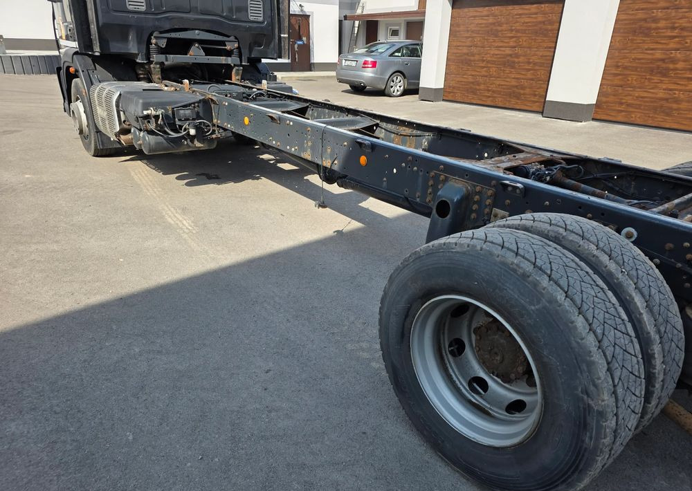 Iveco EUROCARGO 160E28 RAMA DO ZABUDOWY/ LAWETA / MANUAL / - 侧帘卡车:图5 Iveco EUROCARGO 160E28 RAMA DO ZABUDOWY/ LAWETA / MANUAL / - 侧帘卡车:图5