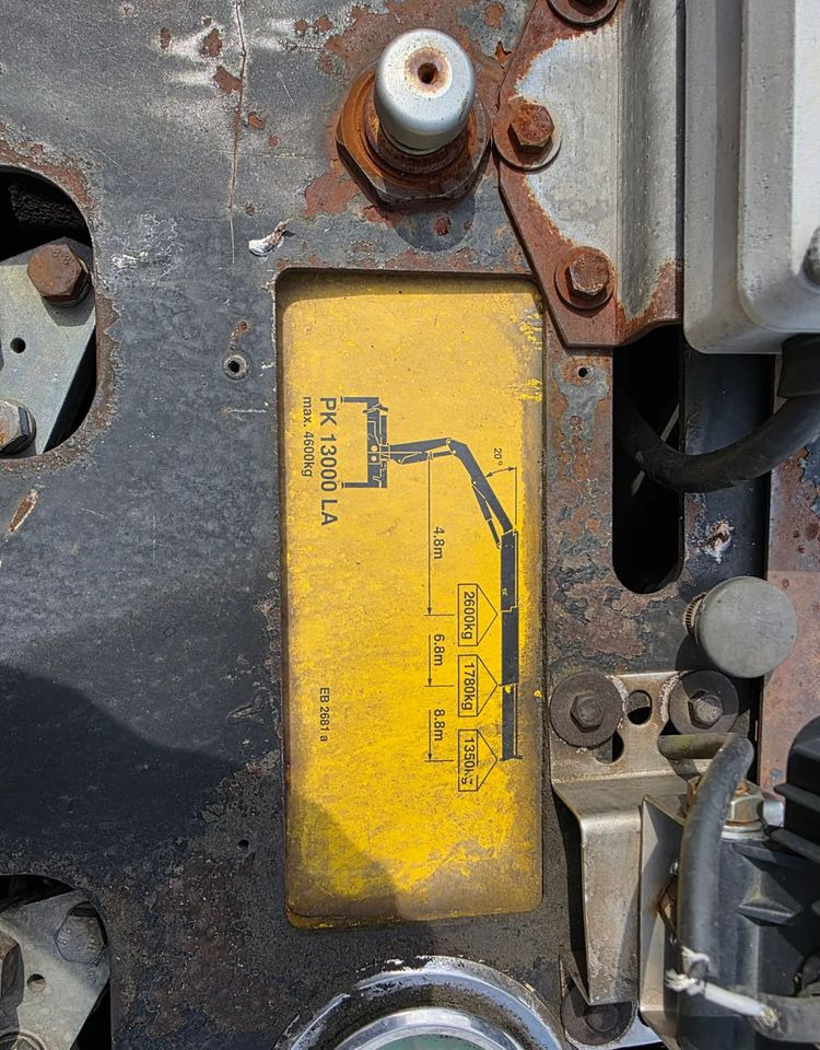 Volvo FM7 - 栏板式/ 平板卡车, 起重车:图5 Volvo FM7 - 栏板式/ 平板卡车, 起重车:图5