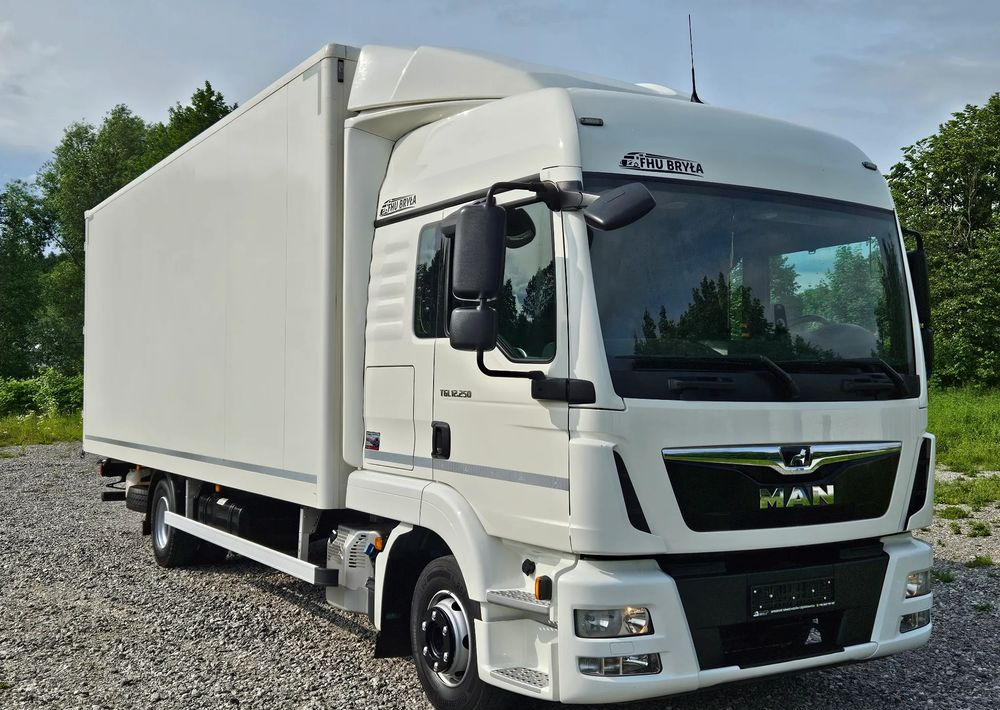 MAN TGL 12.250 / KONTENER / IZOTERMA / WINDA / 2019R / EURO 6 / PEŁEN SERWIS / 6 TON ŁADOWNOŚĆ / SPROWADZONY / ZADBANY / JAK NOWY / KSIĄŻKA SERWISOWA / E6 / 17 PALET - 厢式卡车:图1 MAN TGL 12.250 / KONTENER / IZOTERMA / WINDA / 2019R / EURO 6 / PEŁEN SERWIS / 6 TON ŁADOWNOŚĆ / SPROWADZONY / ZADBANY / JAK NOWY / KSIĄŻKA SERWISOWA / E6 / 17 PALET - 厢式卡车:图1