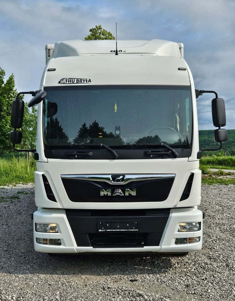 MAN TGL 12.250/KONTENER/IZOTERMA/WINDA/2019R/EURO 6/PEŁEN SERWIS/SPROWADZONY/ZADBANY/JAK NOWY/ KSIĄŻKA SERWISOWA/E6/17 PALET - 厢式卡车:图3 MAN TGL 12.250/KONTENER/IZOTERMA/WINDA/2019R/EURO 6/PEŁEN SERWIS/SPROWADZONY/ZADBANY/JAK NOWY/ KSIĄŻKA SERWISOWA/E6/17 PALET - 厢式卡车:图3