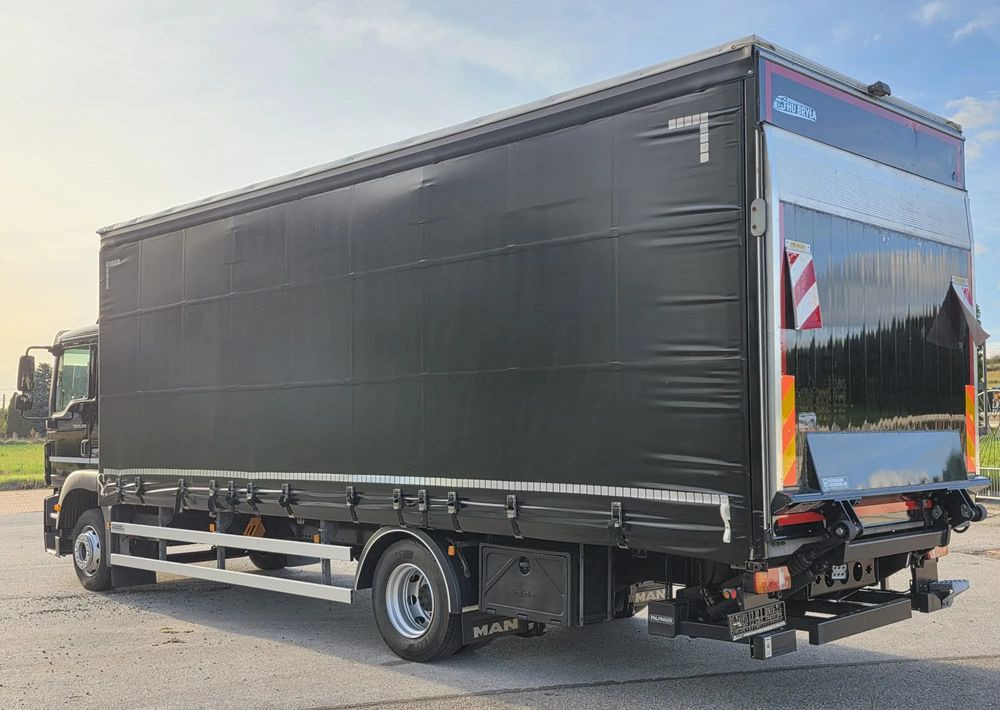 MAN TGM 12.290 / 15.290 / E6/ FIRANKA /BOCZNE DRZWI / BURTO-FIRANKA / 18PALET / WINDA / NISKI PRZEBIEG / 2018/ CAŁY NA PODUSZKACH / SERWISOWANY - 侧帘卡车:图4 MAN TGM 12.290 / 15.290 / E6/ FIRANKA /BOCZNE DRZWI / BURTO-FIRANKA / 18PALET / WINDA / NISKI PRZEBIEG / 2018/ CAŁY NA PODUSZKACH / SERWISOWANY - 侧帘卡车:图4