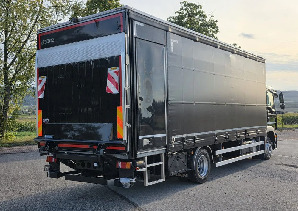 MAN TGM 12.290 / 15.290 / E6/ FIRANKA /BOCZNE DRZWI / BURTO-FIRANKA / 18PALET / WINDA / NISKI PRZEBIEG / 2018/ CAŁY NA PODUSZKACH / SERWISOWANY - 侧帘卡车:图5 MAN TGM 12.290 / 15.290 / E6/ FIRANKA /BOCZNE DRZWI / BURTO-FIRANKA / 18PALET / WINDA / NISKI PRZEBIEG / 2018/ CAŁY NA PODUSZKACH / SERWISOWANY - 侧帘卡车:图5