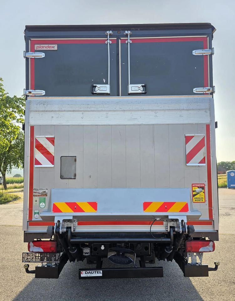 MAN TGM 15.290 / BURTO-FIRANKA / CAŁY NA PODUSZKACH /KLIMA POSTOJOWA / 2018R / NISKI PRZEBIEG / 18 PALET / E6 / JAK NOWY / WINDA / - 侧帘卡车:图5 MAN TGM 15.290 / BURTO-FIRANKA / CAŁY NA PODUSZKACH /KLIMA POSTOJOWA / 2018R / NISKI PRZEBIEG / 18 PALET / E6 / JAK NOWY / WINDA / - 侧帘卡车:图5