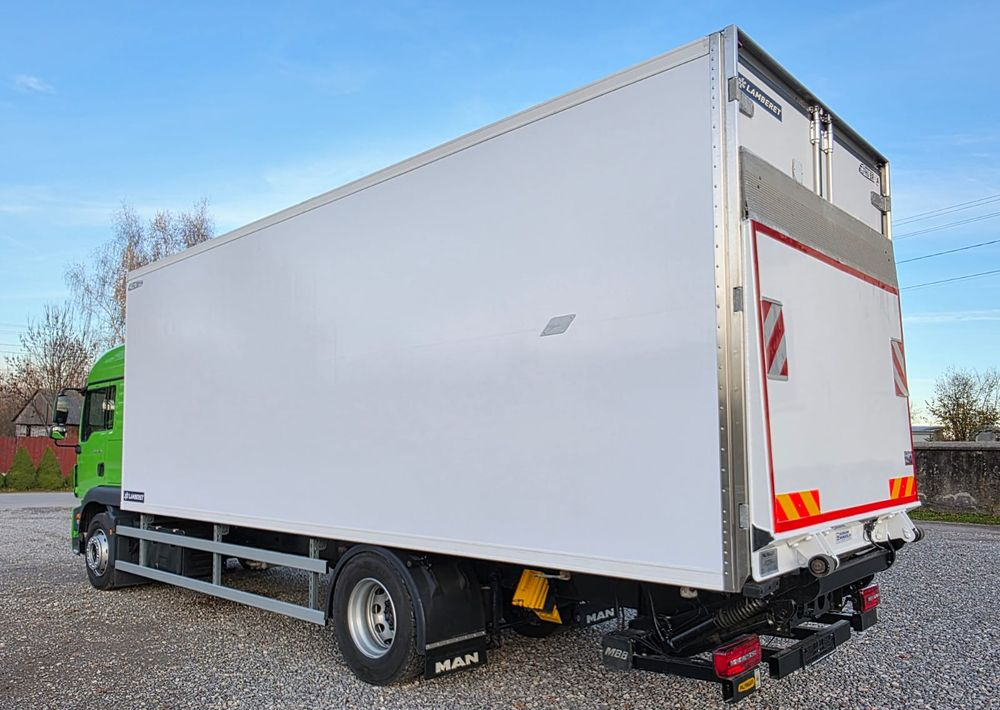 MAN TGM 18.320 / 18.290 / 15.290 / IZOTERMA / WINDA / 19PALET / E6 / 08.2018 / LIFT / SPROWADZONY / AUTOMAT / SYPIALKA / PIERWSZY WŁAŚCICIEL / BOCZNE DRZWI / STAN BARDZO DOBRY - 冷藏车:图5 MAN TGM 18.320 / 18.290 / 15.290 / IZOTERMA / WINDA / 19PALET / E6 / 08.2018 / LIFT / SPROWADZONY / AUTOMAT / SYPIALKA / PIERWSZY WŁAŚCICIEL / BOCZNE DRZWI / STAN BARDZO DOBRY - 冷藏车:图5