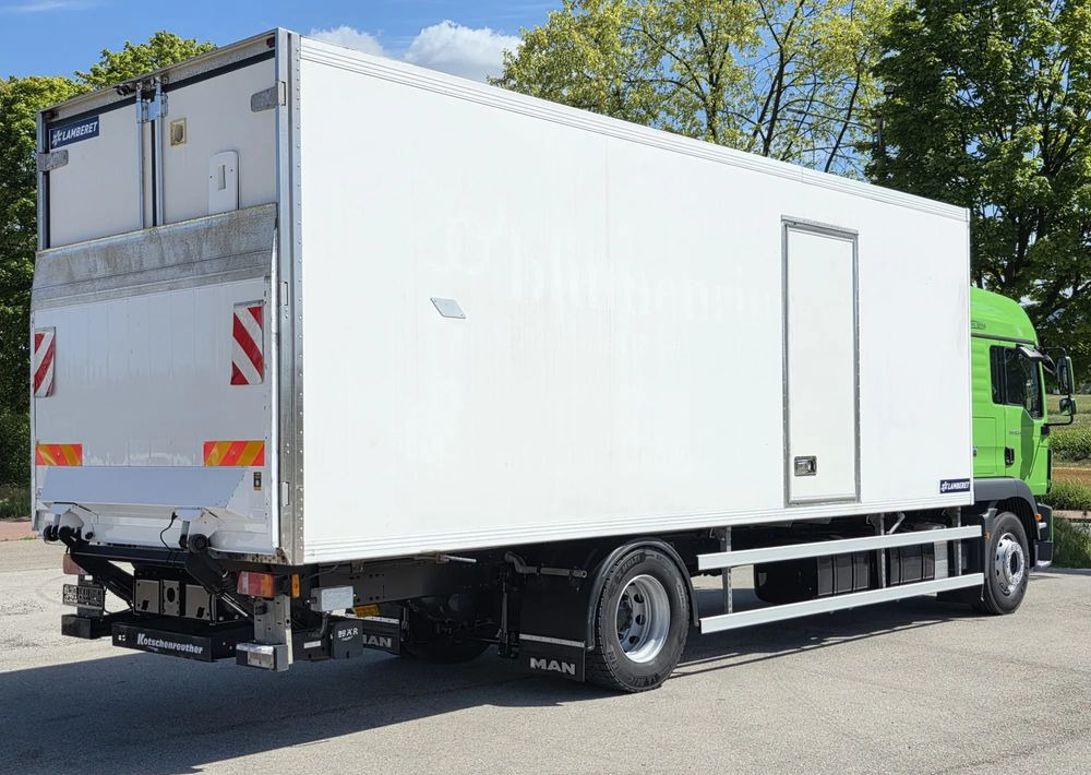 MAN TGM 18.340 / 18.290 / 15.290 / IZOTERMA / WINDA / 19PALET /E6 / SPROWADZONY / AUTOMAT / SYPIALKA / PIERWSZY WŁAŚCICIEL / BOCZNE DRZWI / STAN BARDZO DOBRY - 冷藏车:图5 MAN TGM 18.340 / 18.290 / 15.290 / IZOTERMA / WINDA / 19PALET /E6 / SPROWADZONY / AUTOMAT / SYPIALKA / PIERWSZY WŁAŚCICIEL / BOCZNE DRZWI / STAN BARDZO DOBRY - 冷藏车:图5