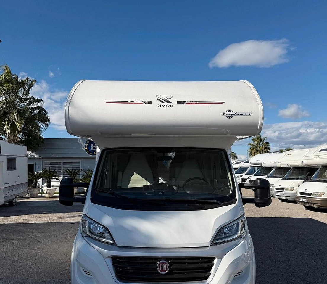 Rimor SEAL 3 - 阿尔科夫房车:图1 Rimor SEAL 3 - 阿尔科夫房车:图1