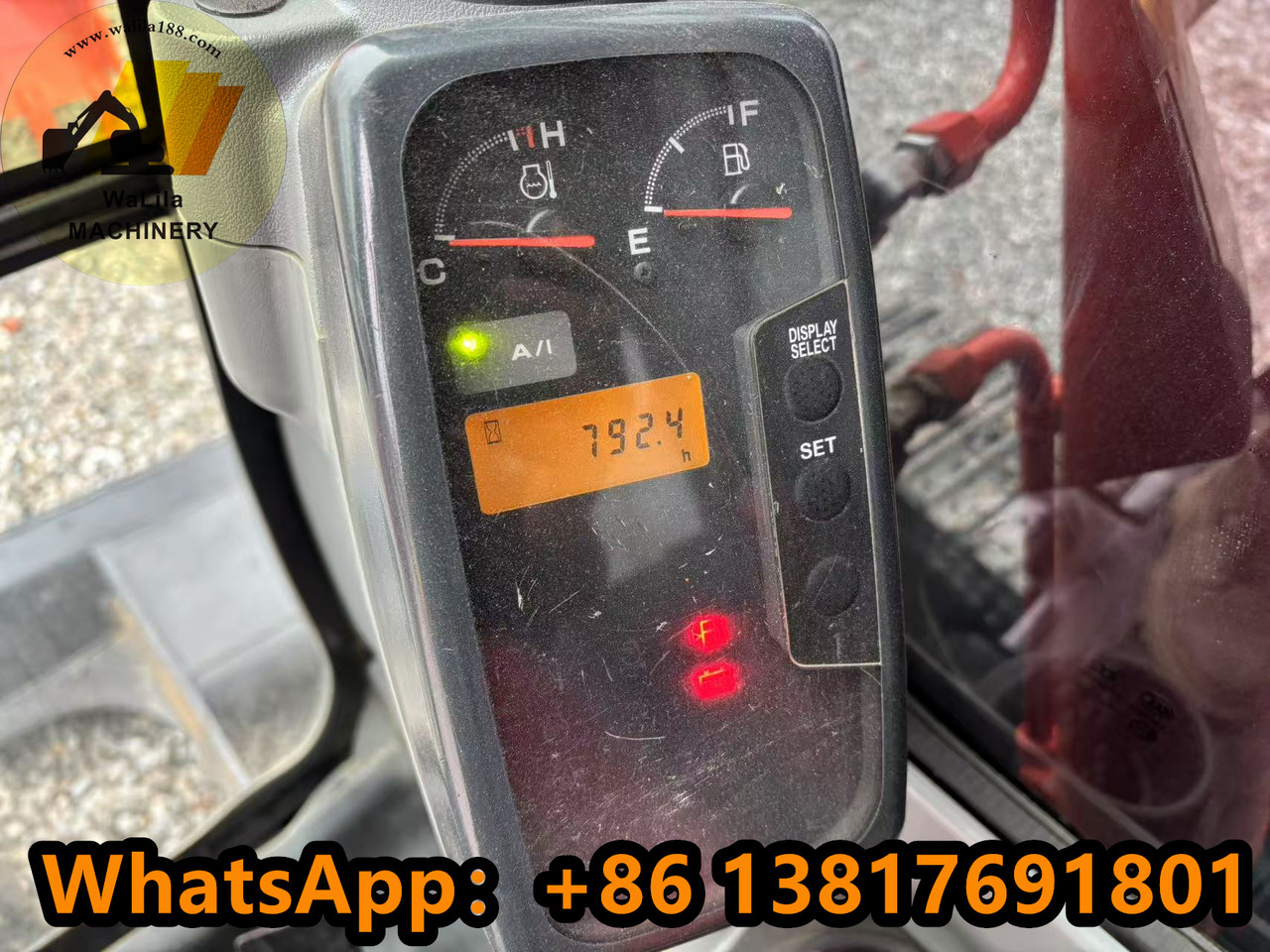 HITACHI ZX70 - 小型挖掘机:图5 HITACHI ZX70 - 小型挖掘机:图5