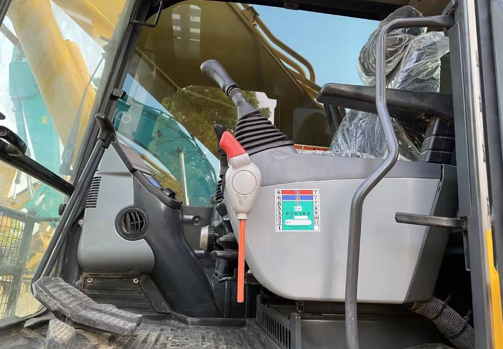 KOMATSU PC 450-8 - 履带式挖掘机:图5 KOMATSU PC 450-8 - 履带式挖掘机:图5