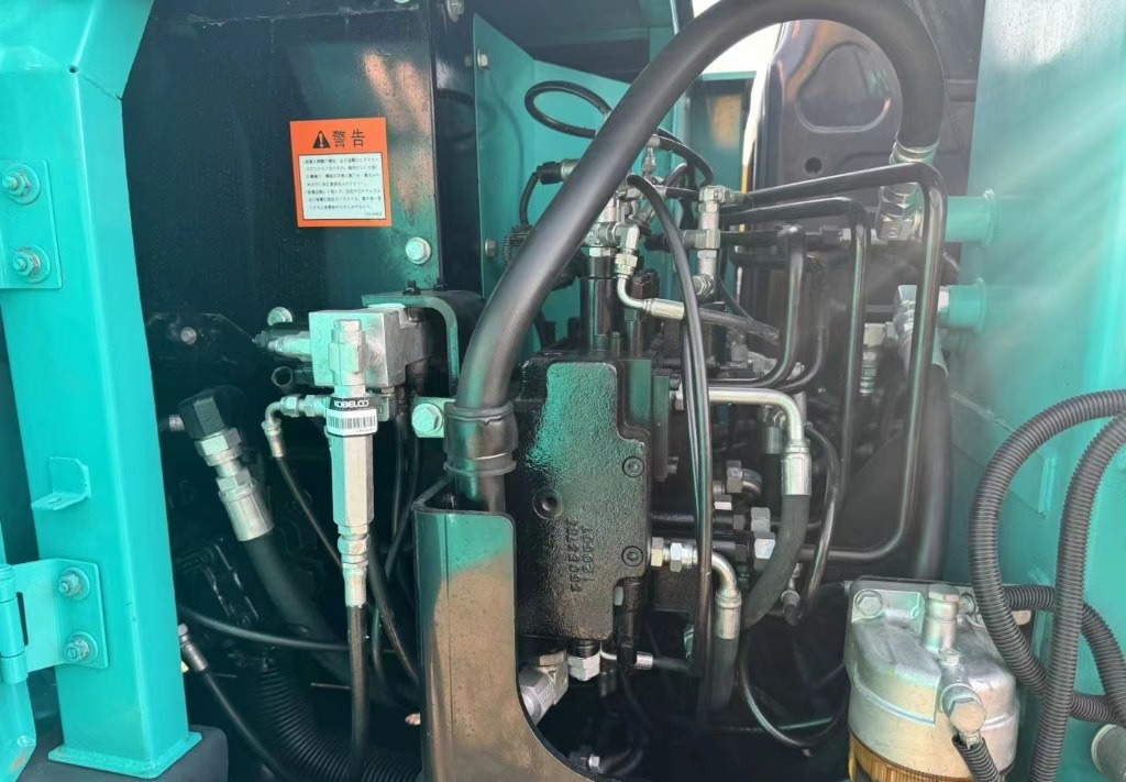 Kobelco SK 75 KOBELCO SK75-8 - 小型挖掘机:图4 Kobelco SK 75 KOBELCO SK75-8 - 小型挖掘机:图4