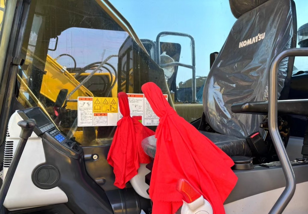 Komatsu PC 210 LC-8 - 履带式挖掘机:图5 Komatsu PC 210 LC-8 - 履带式挖掘机:图5