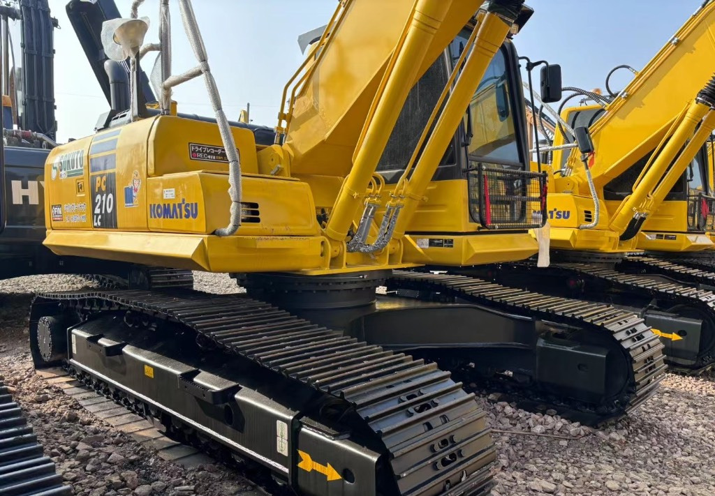 Komatsu PC 210 LC-8 - 履带式挖掘机:图2 Komatsu PC 210 LC-8 - 履带式挖掘机:图2