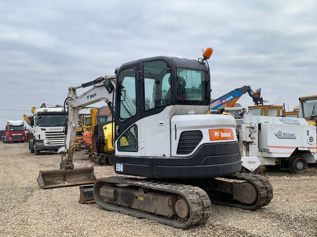 Bobcat E 60 - 小型挖掘机:图3 Bobcat E 60 - 小型挖掘机:图3