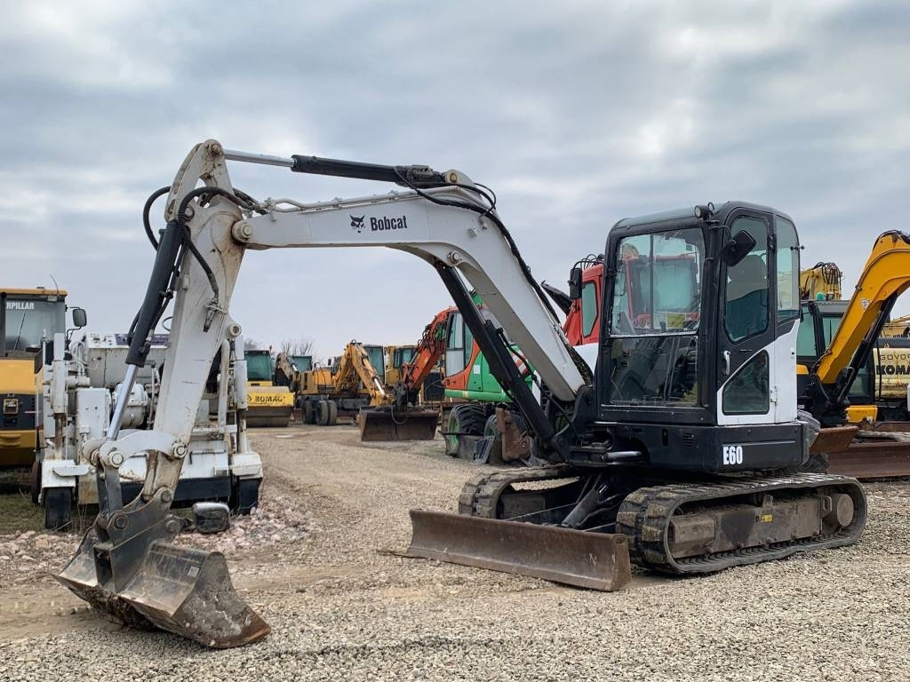 Bobcat E 60 - 小型挖掘机:图1 Bobcat E 60 - 小型挖掘机:图1