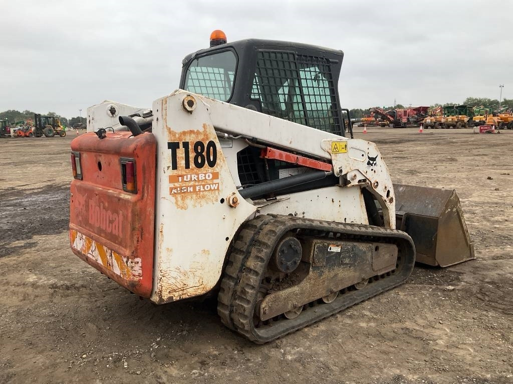 Bobcat T 180 - 滑移装载机:图4 Bobcat T 180 - 滑移装载机:图4