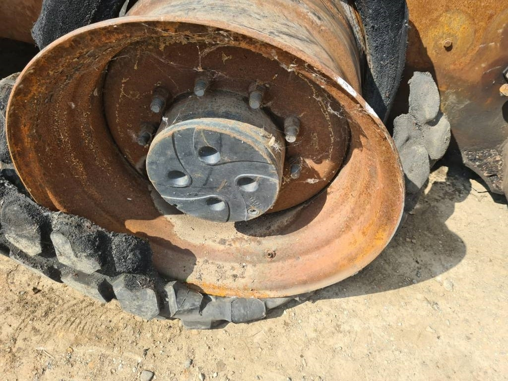 Bomag BW 213 D H-4 FOR PARTS - 压实机:图3 Bomag BW 213 D H-4 FOR PARTS - 压实机:图3