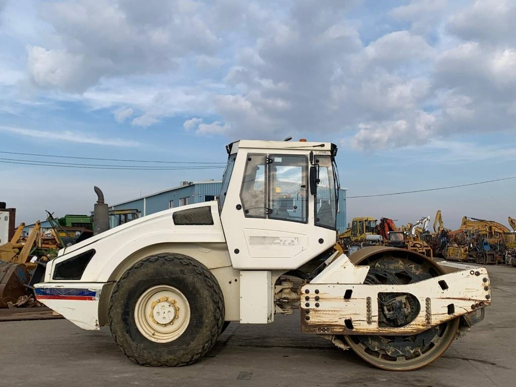 Bomag BW 213 D H-4 - 压实机:图2 Bomag BW 213 D H-4 - 压实机:图2