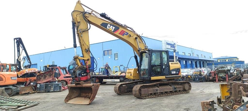 CAT 320 D - 履带式挖掘机:图1 CAT 320 D - 履带式挖掘机:图1