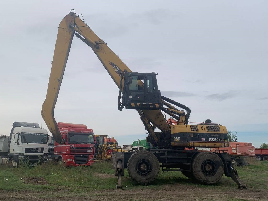 CAT M 325 C L MH - 垃圾/ 工业叉装车:图2 CAT M 325 C L MH - 垃圾/ 工业叉装车:图2