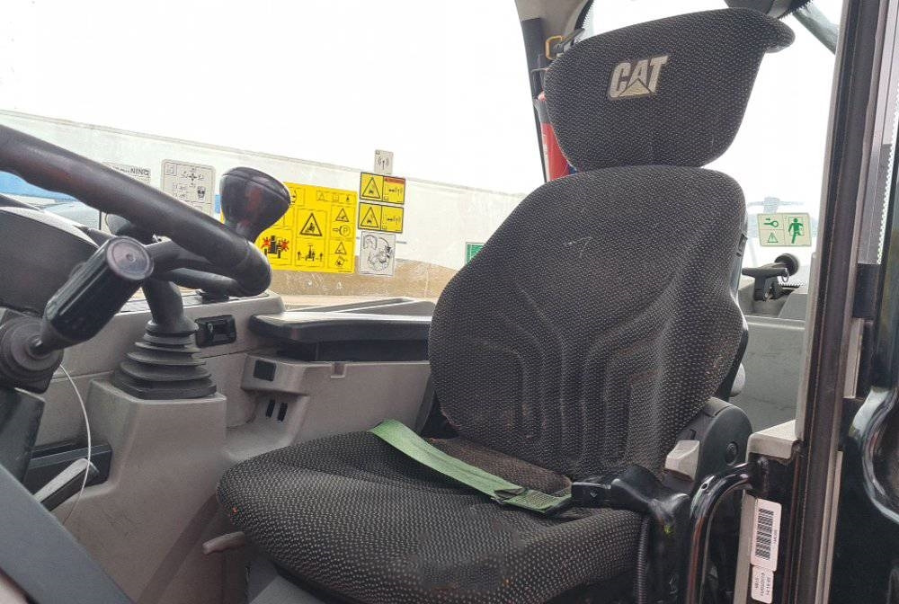 CAT TH 408 D - 伸缩臂叉装车:图5 CAT TH 408 D - 伸缩臂叉装车:图5