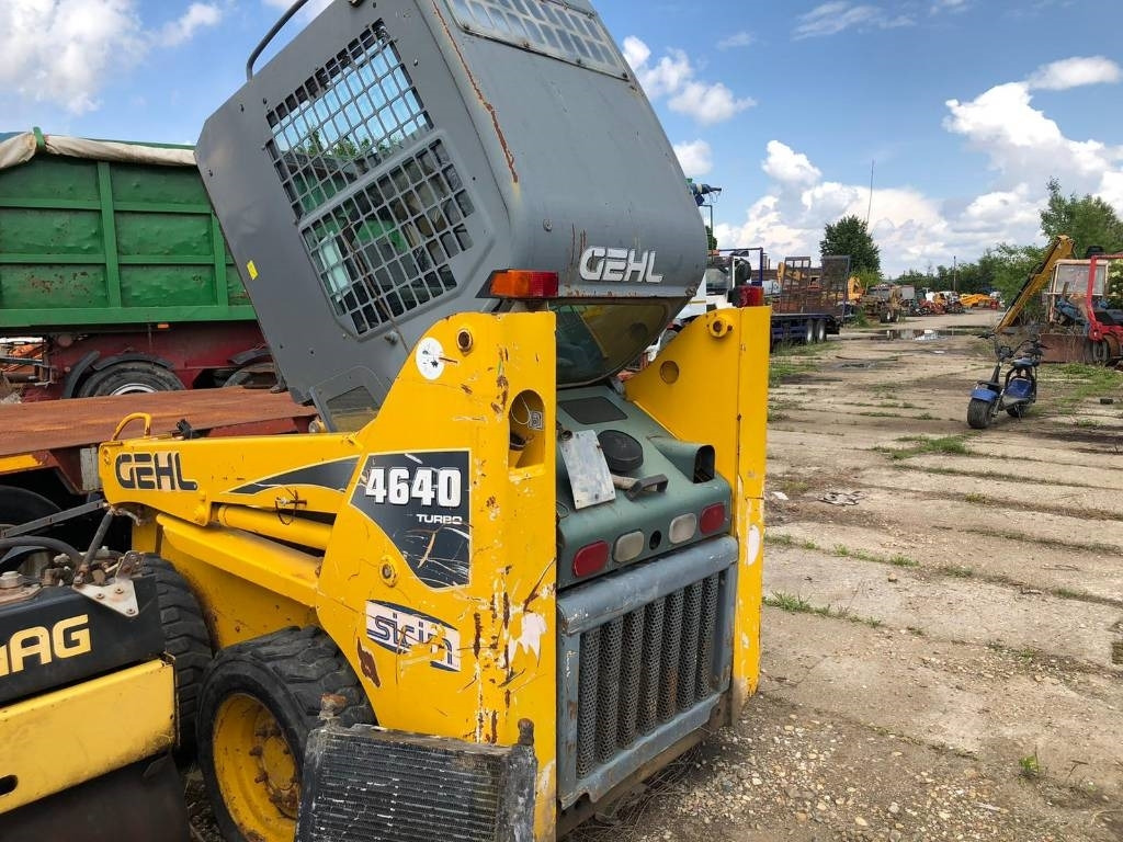 Gehl 4640 FOR PARTS - 滑移装载机:图2 Gehl 4640 FOR PARTS - 滑移装载机:图2