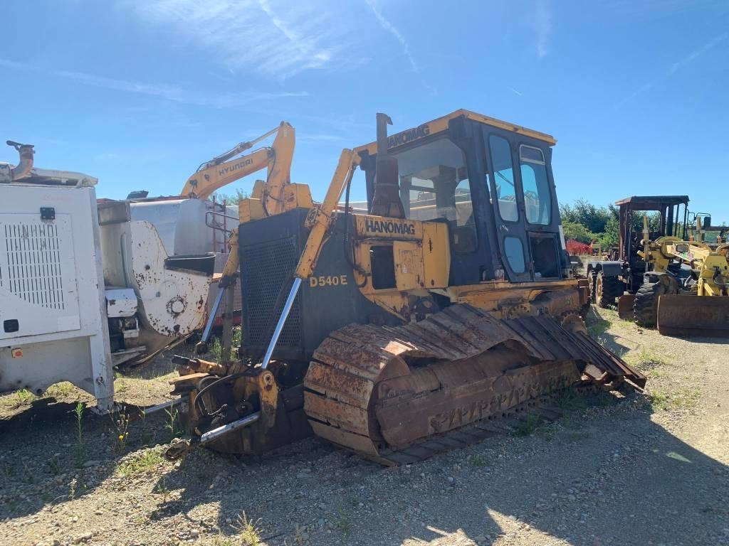 Hanomag D 540 E FOR PARTS - 推土机:图1 Hanomag D 540 E FOR PARTS - 推土机:图1