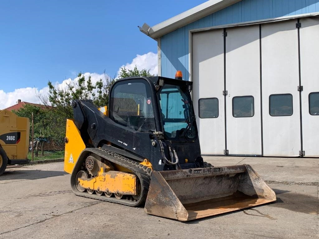 JCB 205 T T4 - 滑移装载机:图2 JCB 205 T T4 - 滑移装载机:图2