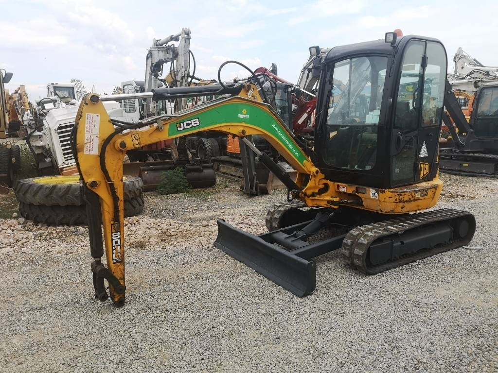 JCB 8030 - 小型挖掘机:图1 JCB 8030 - 小型挖掘机:图1