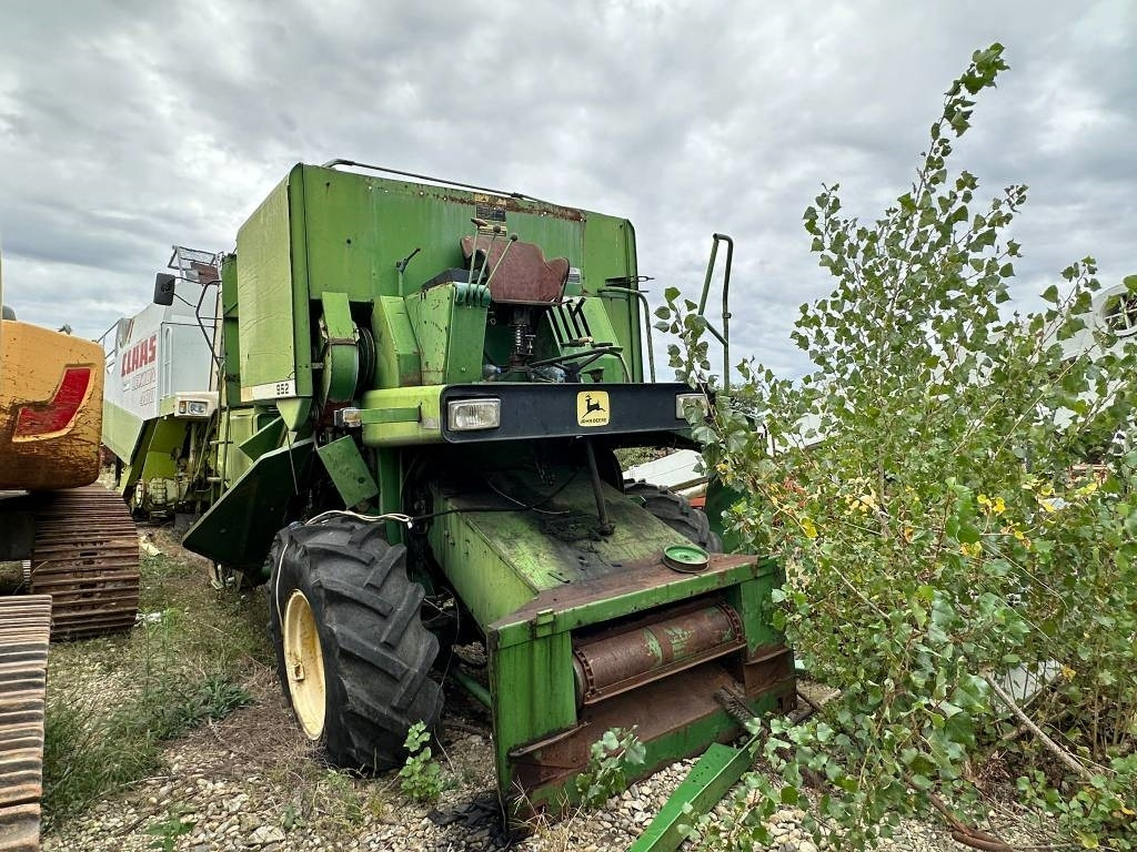 John Deere 952 FOR PARTS  - 联合收割机:图1 John Deere 952 FOR PARTS  - 联合收割机:图1